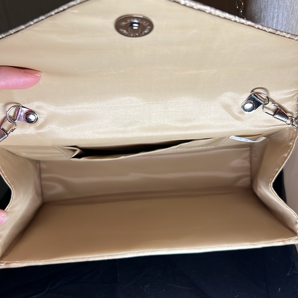 Event Clutch 💛⚜️ - Picture 4 of 5